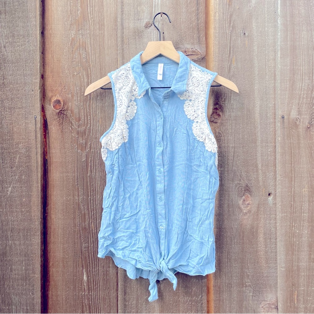Xhilaration Women’s Collar Baby Blue Tie Knot Crochet Button Up Blouse (M)